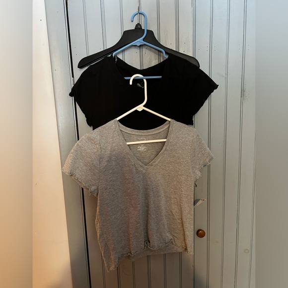 Set of 2 Crop Tops - Picture 1 of 2